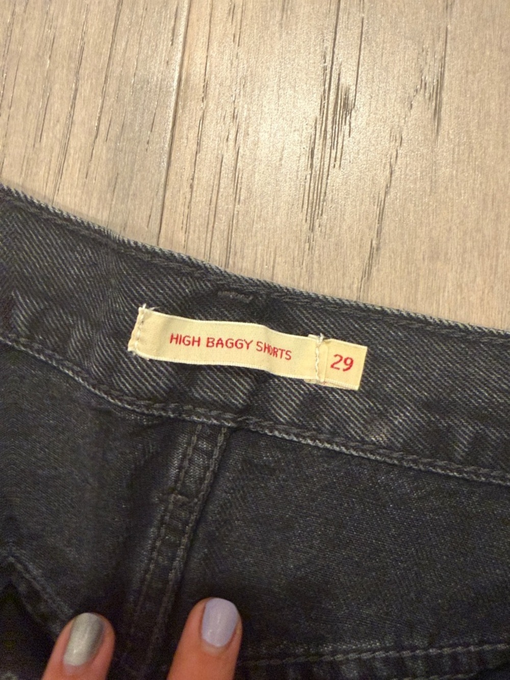 Levi's High Baggy Shorts in Black Wash - Picture 3 of 10